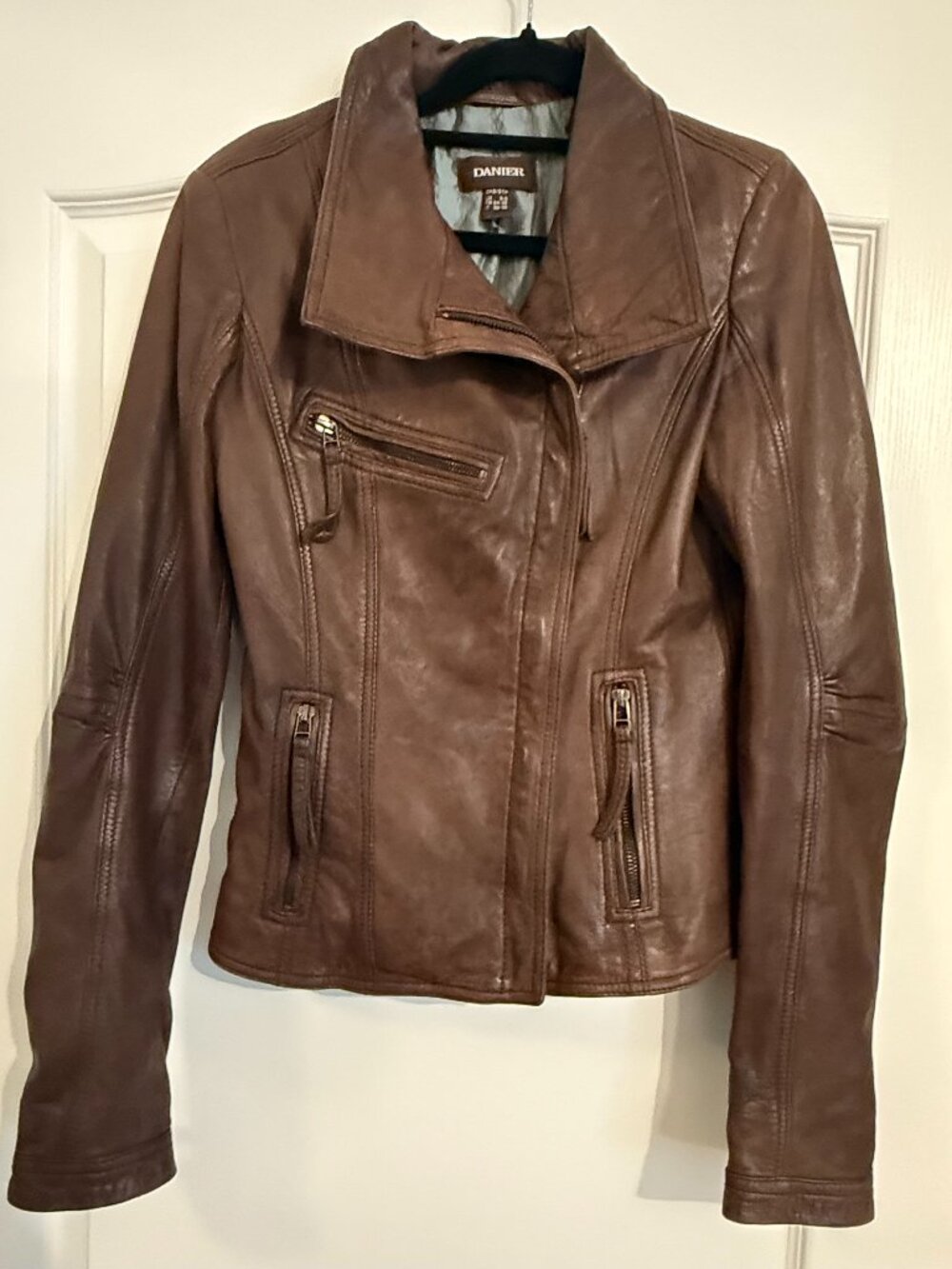✨ Danier Genuine Leather Jacket – Women's XXS – Rich Brown